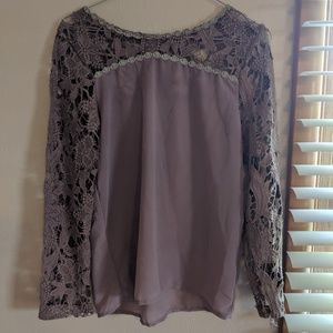 Lace sleeved top